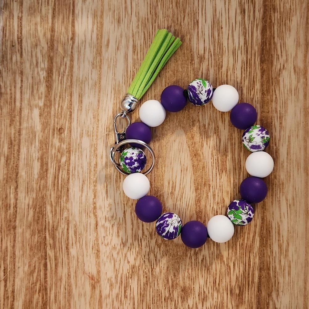 Keychain wristlet